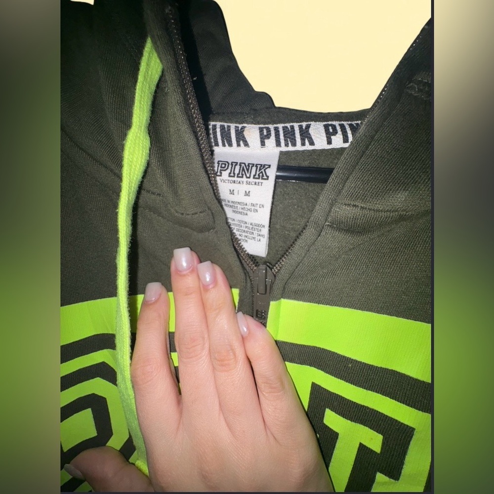 PINK Victoria’s Secret Neon Green Logo Half Zip Hoodie Size Medium - Picture 6 of 7